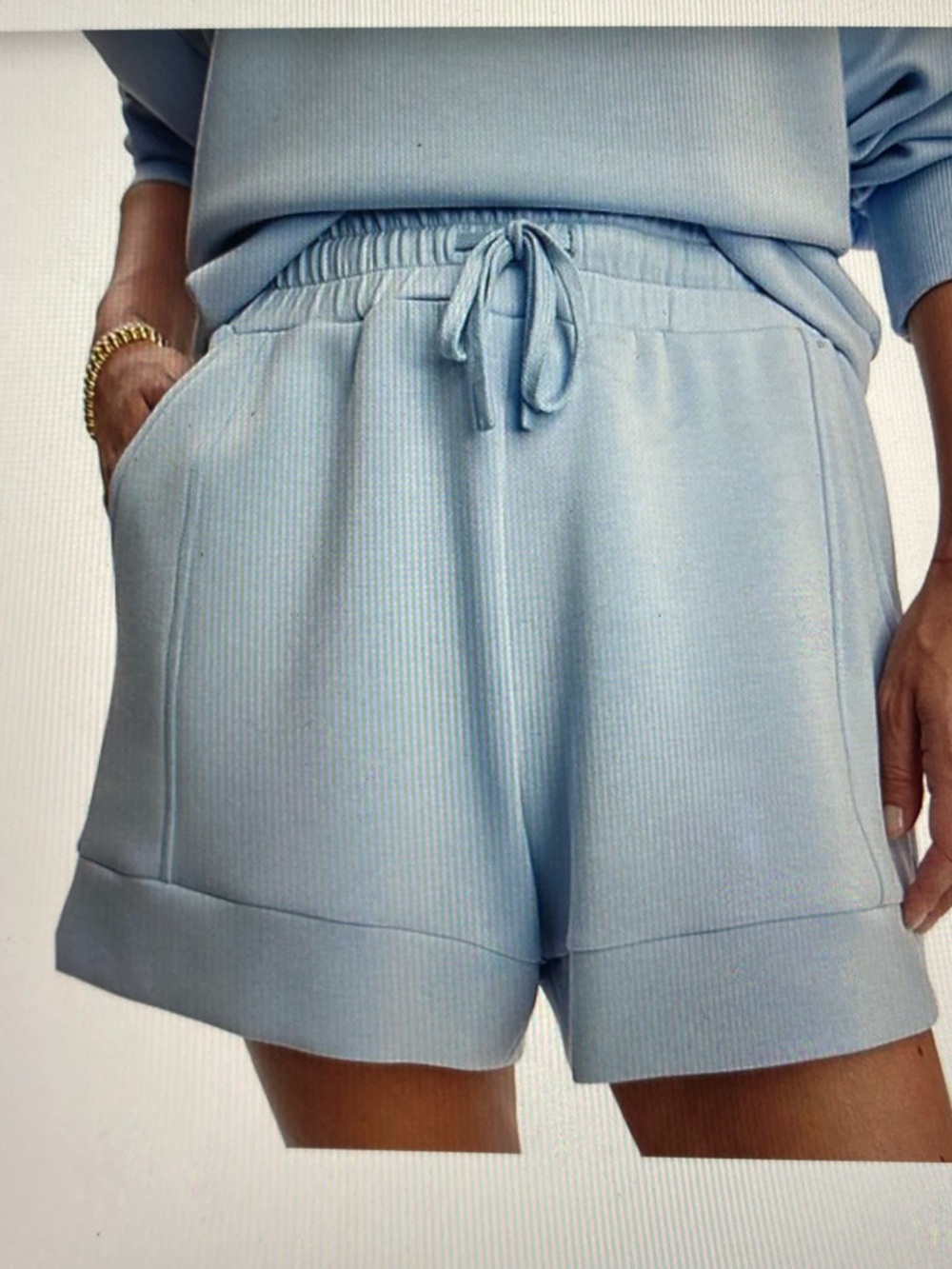 🦋🦋🦋Varley Atrium cashmere blue shorts